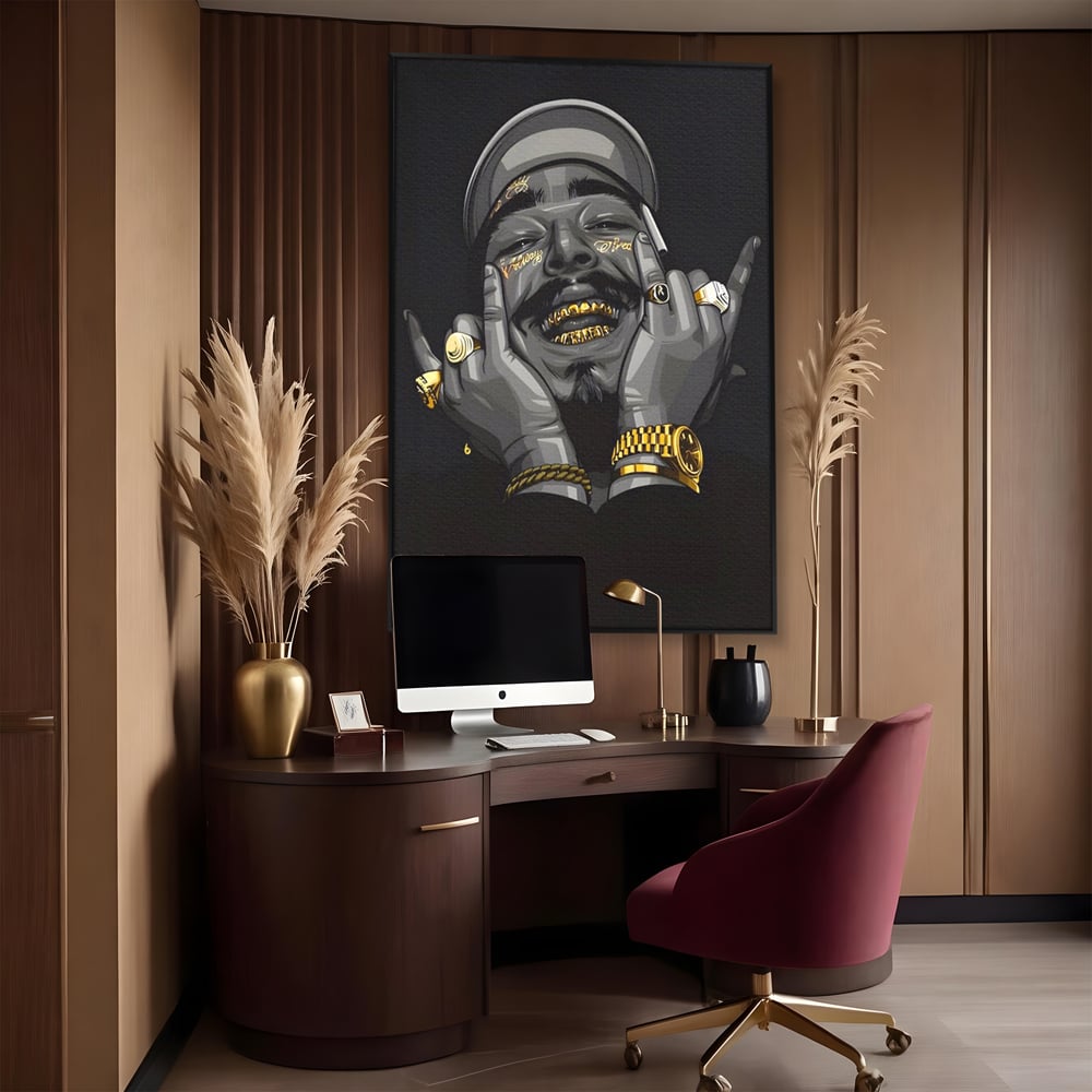 Tablou canvas cu tablou canvas cu portret post malone, in rama de aluminiu negru, pe perete intr-un birou